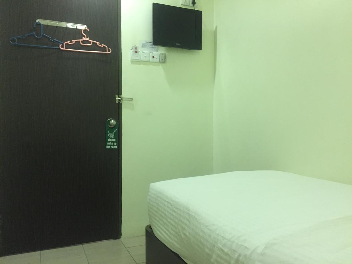 קפונג Desa House Hotel מראה חיצוני תמונה