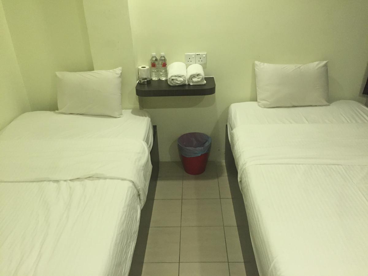 קפונג Desa House Hotel מראה חיצוני תמונה