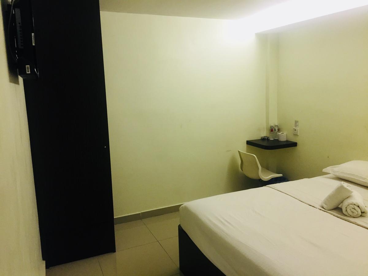 קפונג Desa House Hotel מראה חיצוני תמונה
