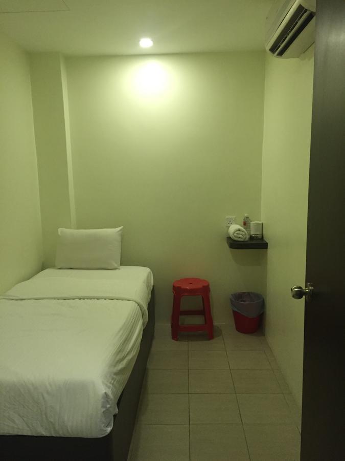קפונג Desa House Hotel מראה חיצוני תמונה